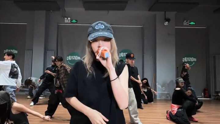 ฮิตสุดๆ! ฉบับห้องซ้อมของ Yamy กับเพลง “แพลงก์ตอน”!