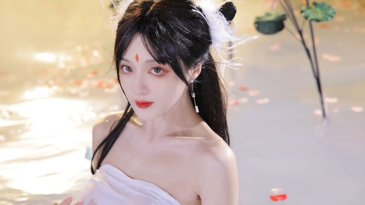 Ngọc, ngọc, ngọc... Chân ngọc ư? Lão heo kia, ta cũng có thể ngâm chân ngọc được không?