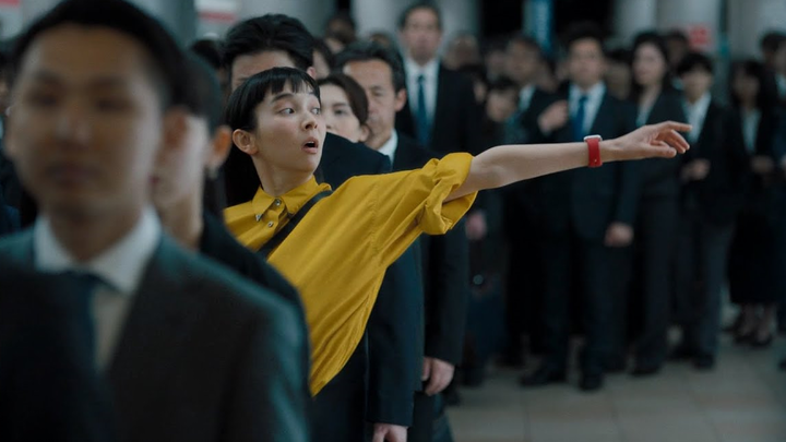 Japan Apple Watch Ad: A Life Ruled by the Circle