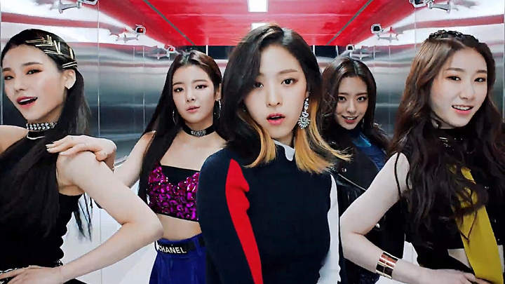 8 girl groups whose new members debuted at number one in as fast as 9 days