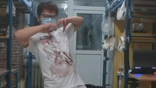 All my roommates have gone home, and I'm the only one left in the dormitory. I feel very lonely. (Ne