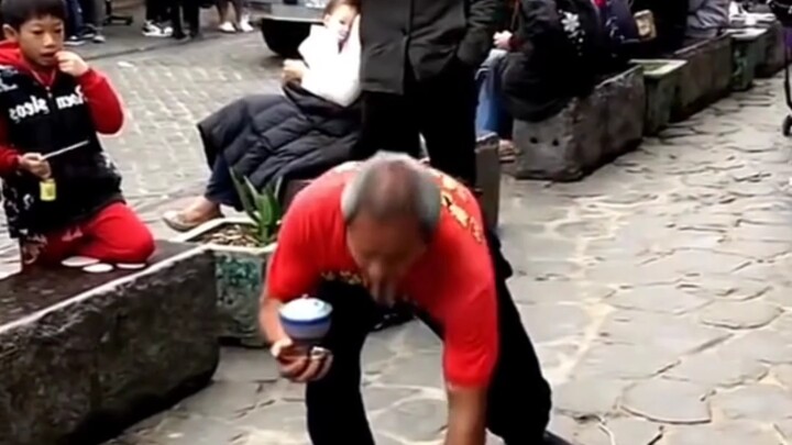 ยอดฝีมืออยู่ในหมู่ประชาชน