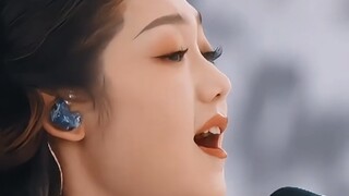 باي لو: يوي تشي، أريد أن أسمع صوتك وهو يغني "يا حياة" — باي لو، سونغ يوي تشي، شي لين ناي غاو