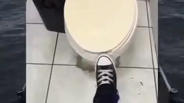 toilet sekolah