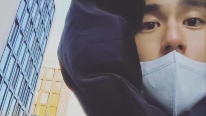 “Aku sedang berlari dan kamu sedang tidur”