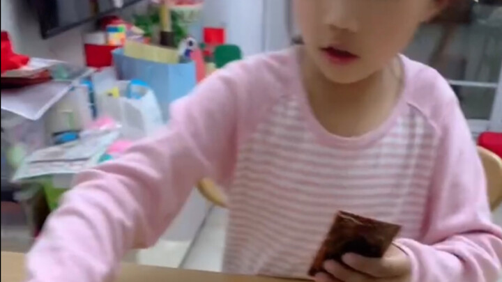 【Di Rumah Ada Si Kecil Ji】Main Yu-Gi-Oh! Malah Dikalahkan oleh Dragon Elektronik Milik Putri