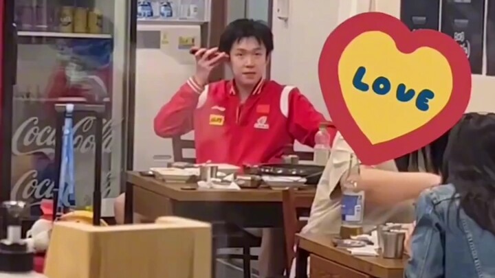 Siapa sangka ini adalah cerita setelah makan bersama si gemuk, kehabisan uang tunai, lalu dijebak di