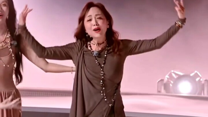 พี่สาวนักล่าความฝันจะขาดเติ้งชุ่ยเหวินไม่ได้จริงๆ ดูแล้วให้ความรู้สึกแบบแม้ไม่มีผลงานเด่นแต่ก็เหนื่อ