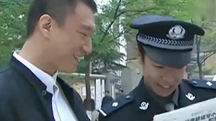 Huaqiang, who panics when he encounters a patrolman