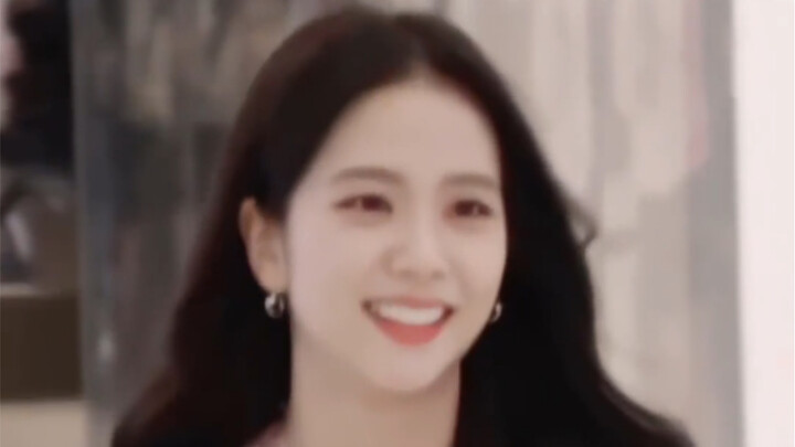 [Kim Ji-soo] She always feels unapproachable!