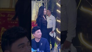Anh Bo Đan Trường mừng sinh nhật quản lí 30 năm cùng dàn sao