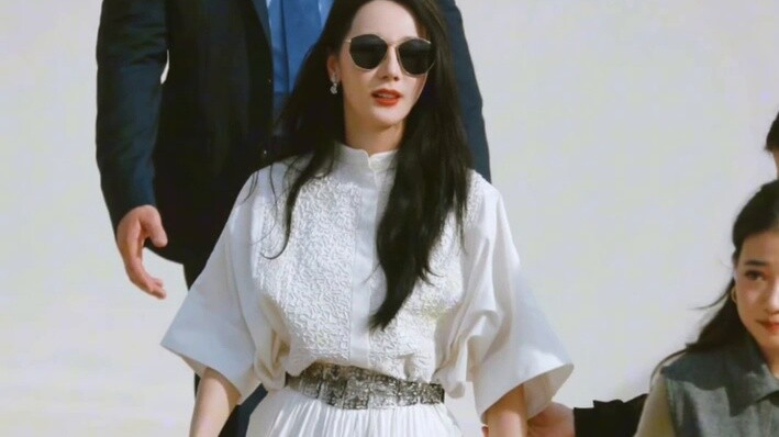 ฉันไม่เพียงแต่ได้เห็น Dilireba เท่านั้น แต่ยังได้เห็นคนดังของจีนอีกด้วย