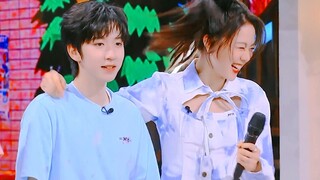 "Wait a minute! My senior sister has something to say" "My good senior brother is already..."