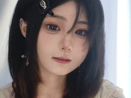 感觉身上的睡衣变成了旗袍..