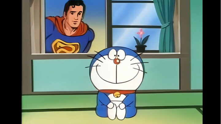 The cute ghost Doraemon is here again ~ This time he and Superman are in the same frame hahahaha