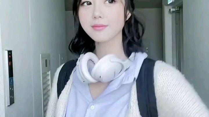 Xinyi Xiao Yuhina