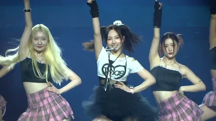 TWICE Nayeon - POP! [Ready To Be World Tour Melbourne Day 1]