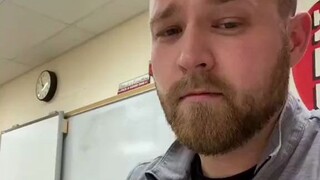 老师为学生成绩单贴表情包