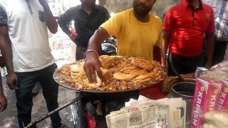 Món ăn đường phố Ấn Độ - Bánh mì xào củ hành
