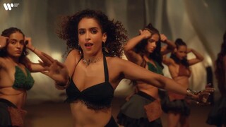 AANKH___Official_Music_Video___Sunidhi_Chauhan,_Rusha___Blizza___Feat._Sanya_Malhotra(1080p)