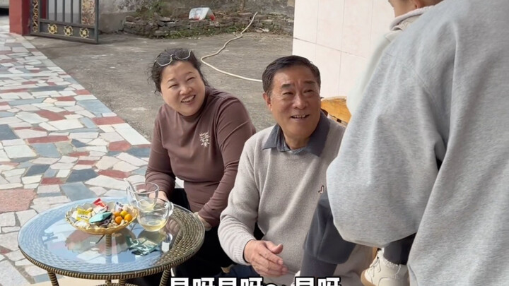 Visiting relatives in the countryside with my in-laws! We enjoyed a banquet.