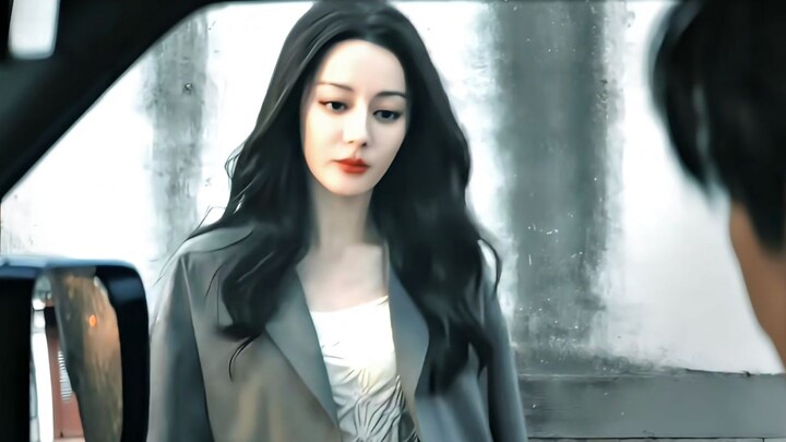 “Chỉ ai hiểu được khoảnh khắc cô ấy xuất hiện mới biết cô như một mỹ nhân kiều diễm bước ra từ những