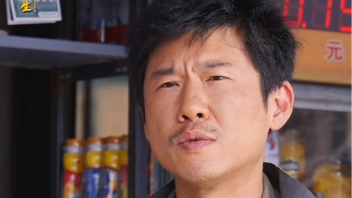 Wang Xiao mengantar makanan sambil menelepon selama 20 menit namun tak ada yang menjawab, ia pun ber