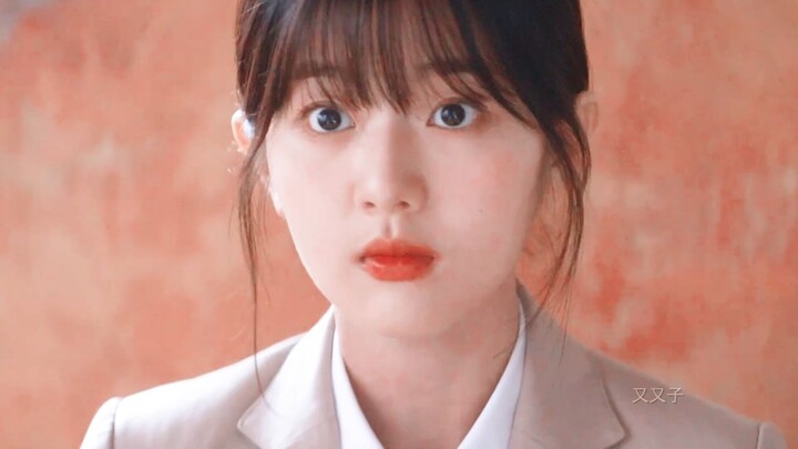 เด็กชายพลัดกลับไปเมื่อ 28 ปีก่อน แล้วพบว่าแม่ที่หูหนวกและพูดไม่ได้แอบหลงรักพ่อมาตลอด แต่พ่อกลับไม่ได