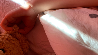 [Menidurkan di Samping Tempat Tidur] Berceloteh Lembut di Telinga/Mahasiswi Cantik yang Berkali-kali