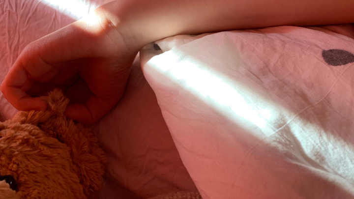 [กล่อมนอนข้างหู] พร่ำบ่นเบาๆ ข้างหู/สาวน้อยแสนสวยที่บอกว่าจะกล่อมคุณนอนเริ่มกลายเป็นคนปัญญาอ่อนไปทีล