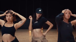 เพลงใหม่ของ Lisa Solo เปิดเผยห้องซ้อม ROCKSTAR