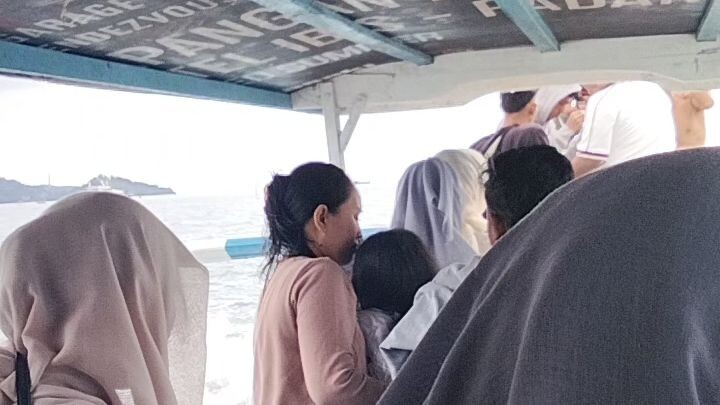 wisata alam pantai carolina