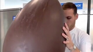 这么大？被巨型巧克力震惊是什么体验？