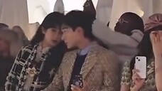 9.29 Yang Zi and Zhang Wanyi in the backstage of the show & Yang Zi greets fans after get off work