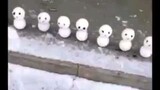 มนุษย์หิมะใต้ vs มนุษย์หิมะเหนือ