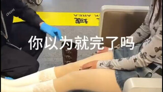 صديق يواجه موقفًا محرجًا في نقطة التفتيش الأمنية