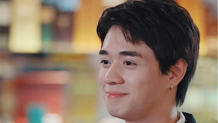 أتذكر كل التفاصيل عنك.