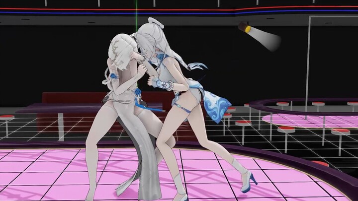Women fighting
