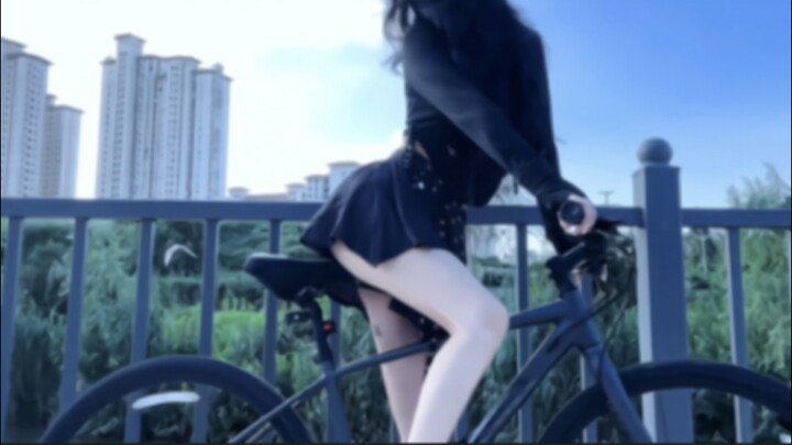 Berdiri lalu mengayuh