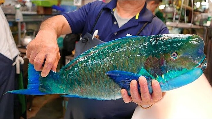 Nhật Bản mon ăn đường phố - cá vược khổng lồ