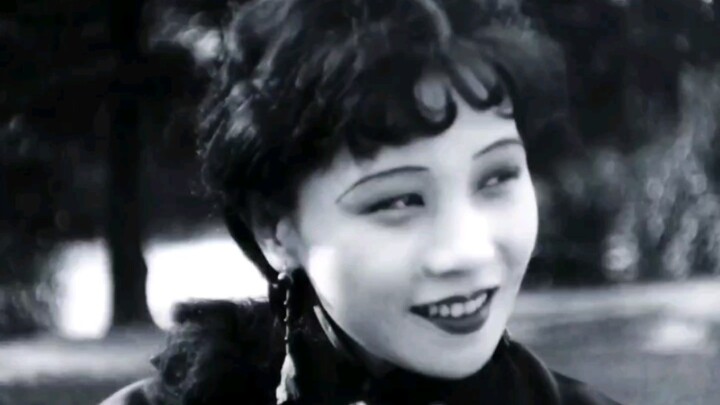 She was smiling, but her eyes held a bitter sorrow… | Ruan Lingyu