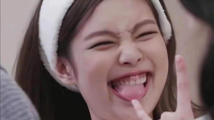 Muốn véo má cô ấy quá! Mèo con sữa và mèo hoang chuyển đổi liền mạch! Giọng nói nũng nịu này của cô 