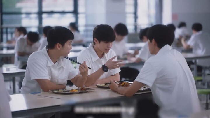 All Girls Have a Crush on the New Handsome Student Except the Girl He Really Wan
