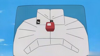 The square-shaped Doraemon couldn't stand the round shape, so he turned everything into square shape