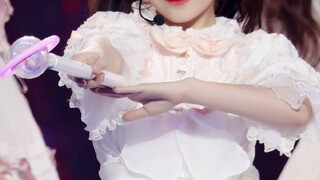 Cô ấy chắc chắn là đỉnh cao của hình tượng cô gái ngọt ngào trong lòng tôi.