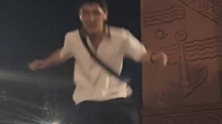 wood يسارع للحضور لدعم ألبوم تايلور الجديد