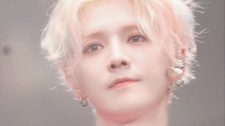 This song is the white moonlight of many people, and this person is the white moonlight of many peop