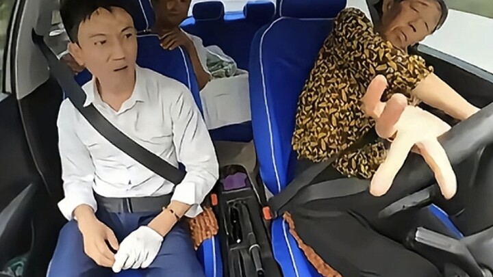 คุณยายโรงเรียนสอนขับรถสุดสยอง