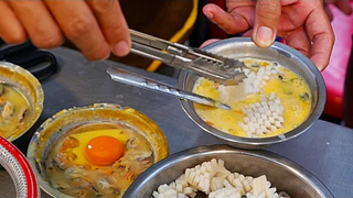 Thailand Street Food - SEAFOOD EGG OMLETTE Bangkok