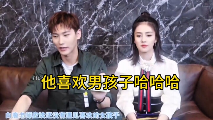ทุกคนใช้คลิปเบื้องหลังและการสัมภาษณ์ออกมาแซะหนุ่มผิวขาวกันอย่างเมามัน